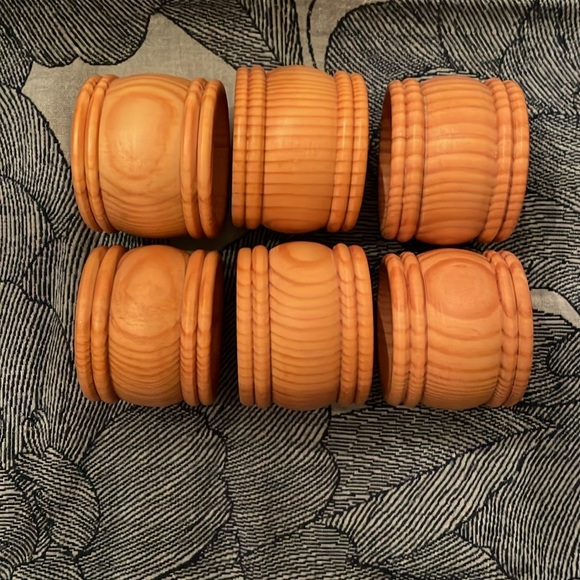 Vintage Set-of-6 Natural Wooden Napkin Rings - Picture 2 of 7